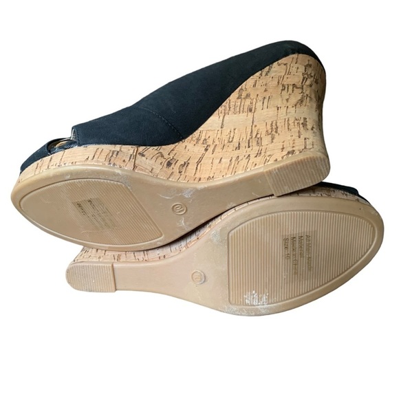 NEW Black Canvas Peep Toe Platform Wedge Heels Ladies Shoe Size 10 by Atrevida - Picture 3 of 9